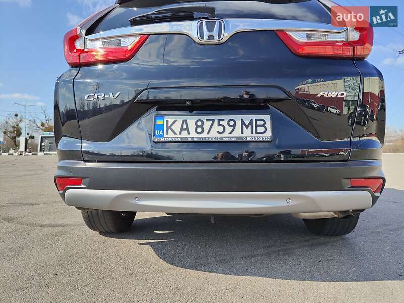 Внедорожник / Кроссовер Honda CR-V 2017 в Киеве