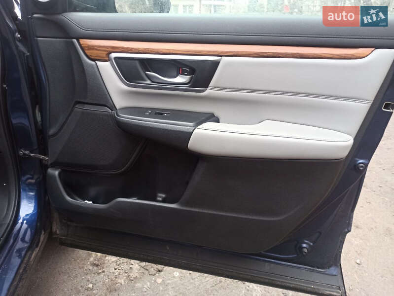 Позашляховик / Кросовер Honda CR-V 2017 в Здолбуніві