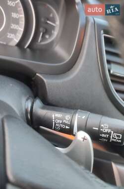 Позашляховик / Кросовер Honda CR-V 2012 в 