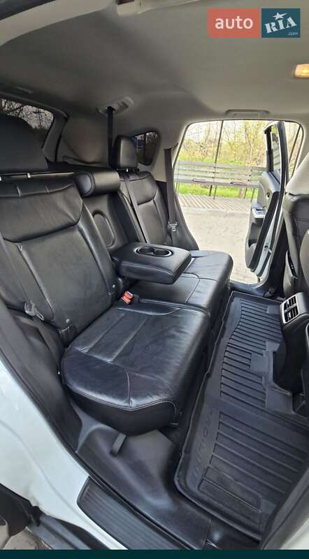 Позашляховик / Кросовер Honda CR-V 2015 в Києві
