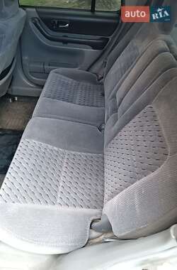 Позашляховик / Кросовер Honda CR-V 2001 в 