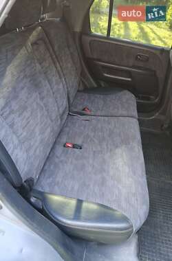 Позашляховик / Кросовер Honda CR-V 2005 в 