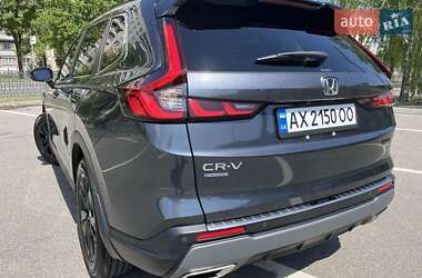 Позашляховик / Кросовер Honda CR-V 2023 в 