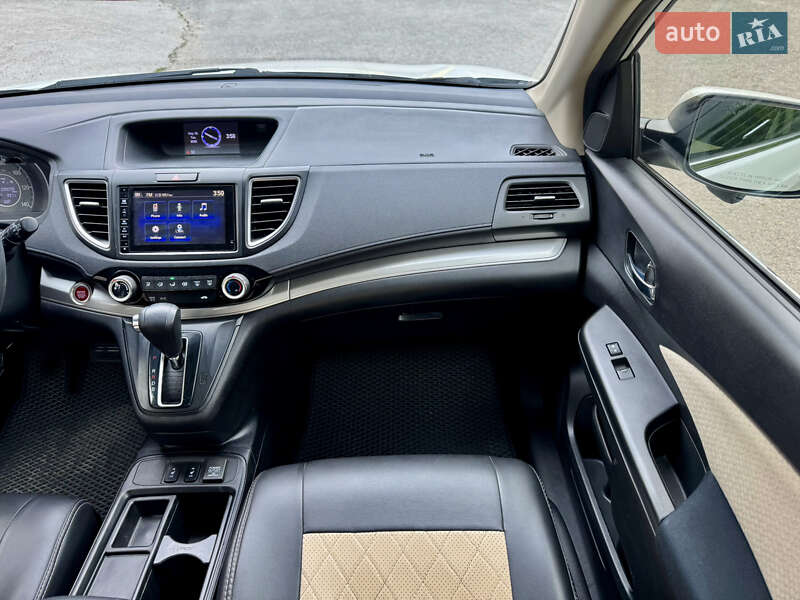 Позашляховик / Кросовер Honda CR-V 2015 в Києві
