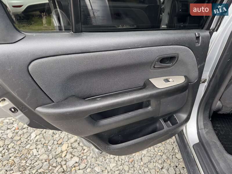 Внедорожник / Кроссовер Honda CR-V 2003 в Ивано-Франковске