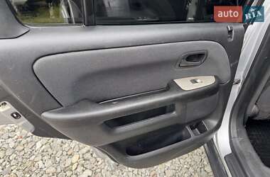 Внедорожник / Кроссовер Honda CR-V 2003 в 