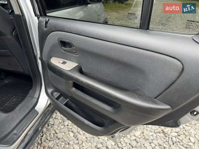 Внедорожник / Кроссовер Honda CR-V 2003 в Ивано-Франковске