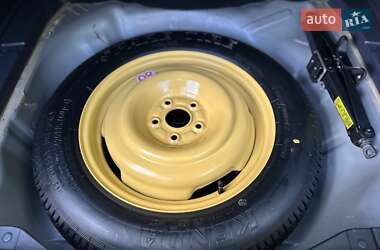 Позашляховик / Кросовер Honda CR-V 2011 в 