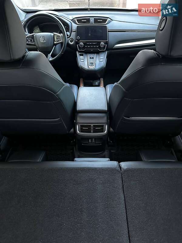 Внедорожник / Кроссовер Honda CR-V 2020 в Макарове