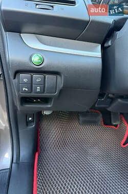 Внедорожник / Кроссовер Honda CR-V 2014 в 