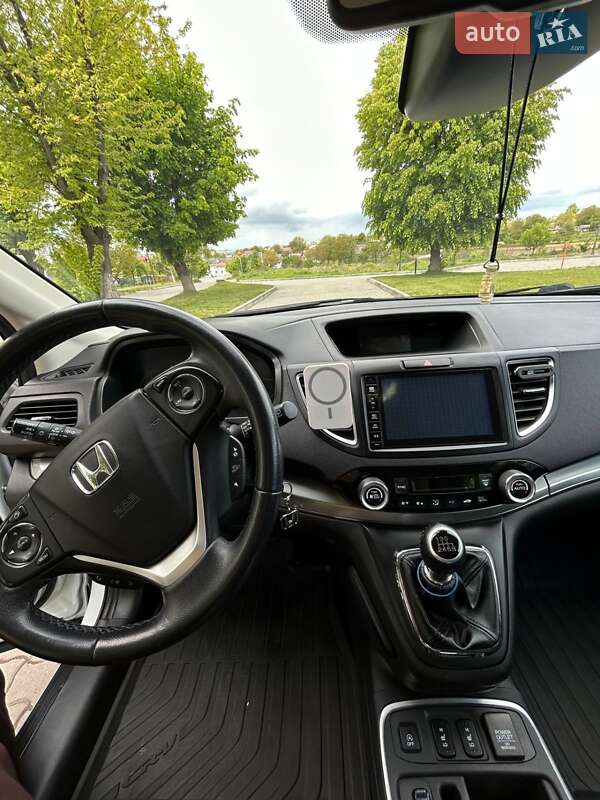 Внедорожник / Кроссовер Honda CR-V 2015 в Сокале