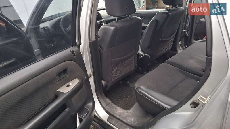 Внедорожник / Кроссовер Honda CR-V 2003 в Киеве