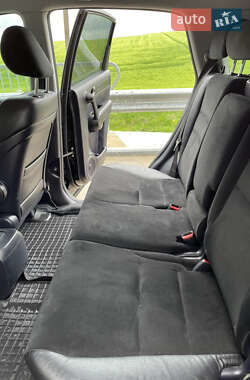 Позашляховик / Кросовер Honda CR-V 2011 в 
