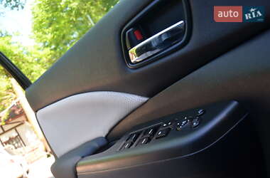 Внедорожник / Кроссовер Honda CR-V 2014 в 
