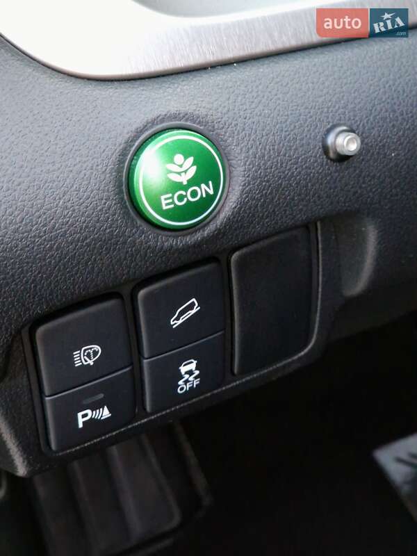 Позашляховик / Кросовер Honda CR-V 2013 в Чернівцях