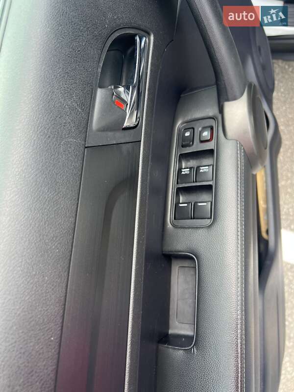 Внедорожник / Кроссовер Honda CR-V 2012 в Киеве
