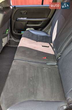 Внедорожник / Кроссовер Honda CR-V 2002 в 