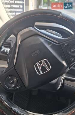 Позашляховик / Кросовер Honda CR-V 2014 в 