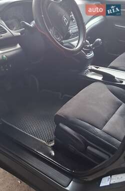 Позашляховик / Кросовер Honda CR-V 2014 в 