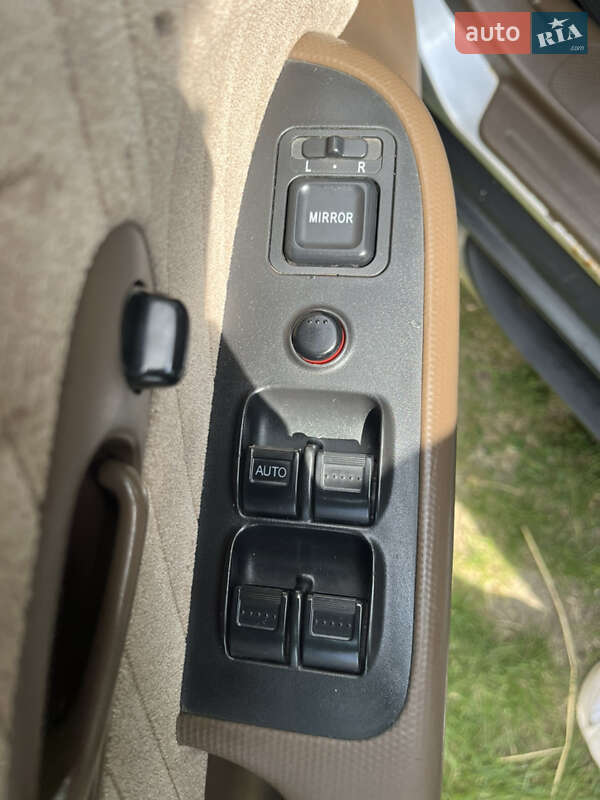 Позашляховик / Кросовер Honda CR-V 2003 в Коростишеві