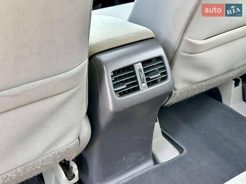 Позашляховик / Кросовер Honda CR-V 2012 в Києві