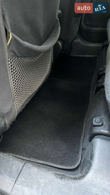 Внедорожник / Кроссовер Honda CR-V 2003 в Броварах