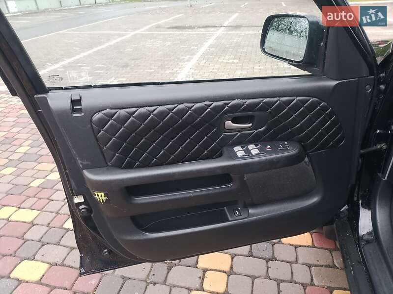 Внедорожник / Кроссовер Honda CR-V 2004 в Луцке