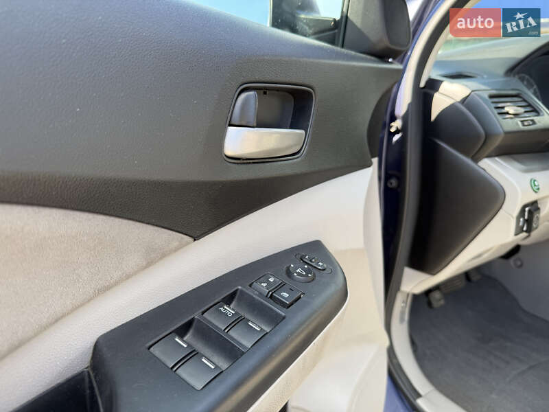 Внедорожник / Кроссовер Honda CR-V 2014 в Долине