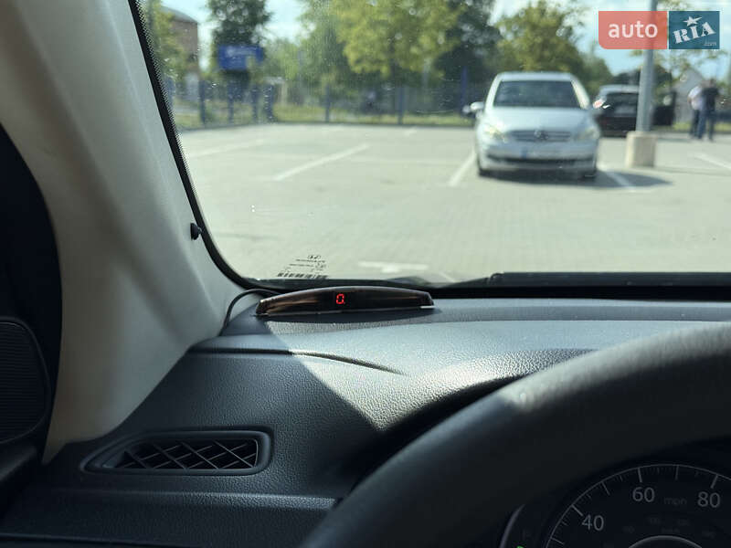 Внедорожник / Кроссовер Honda CR-V 2014 в Долине