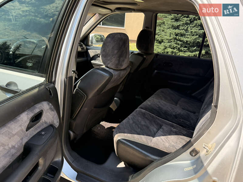 Позашляховик / Кросовер Honda CR-V 2004 в Харкові