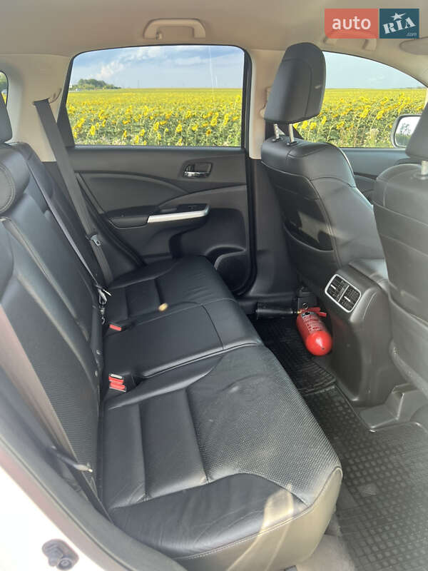 Внедорожник / Кроссовер Honda CR-V 2016 в Змиеве