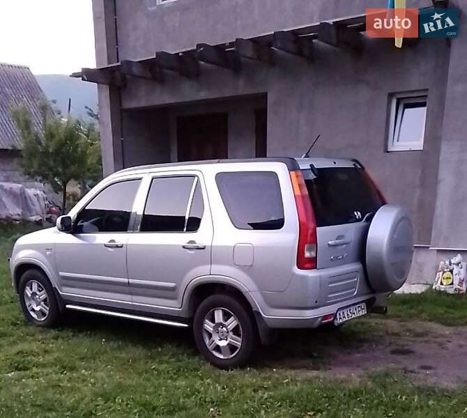 Позашляховик / Кросовер Honda CR-V 2004 в Києві