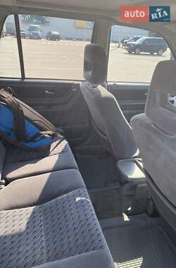 Внедорожник / Кроссовер Honda CR-V 2000 в 
