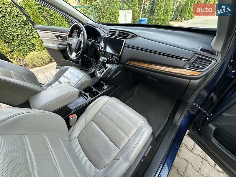 Внедорожник / Кроссовер Honda CR-V 2017 в Одессе