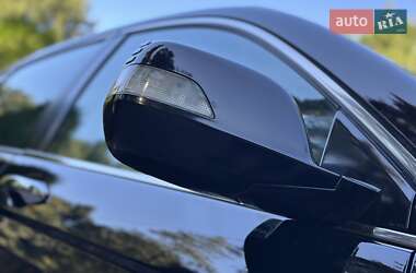 Позашляховик / Кросовер Honda CR-V 2011 в 