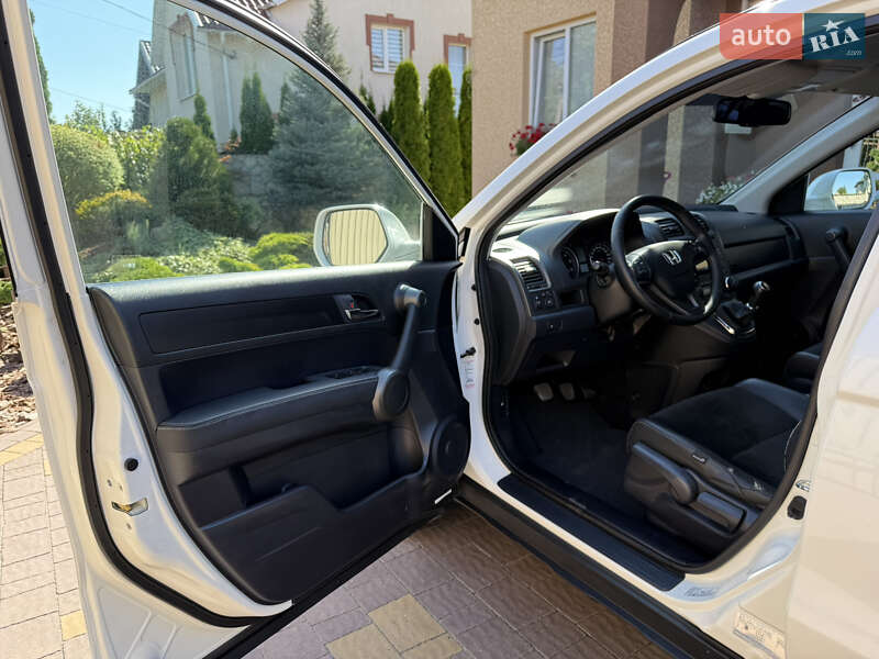 Внедорожник / Кроссовер Honda CR-V 2011 в Тернополе