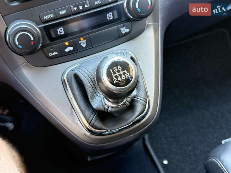 Внедорожник / Кроссовер Honda CR-V 2011 в Тернополе