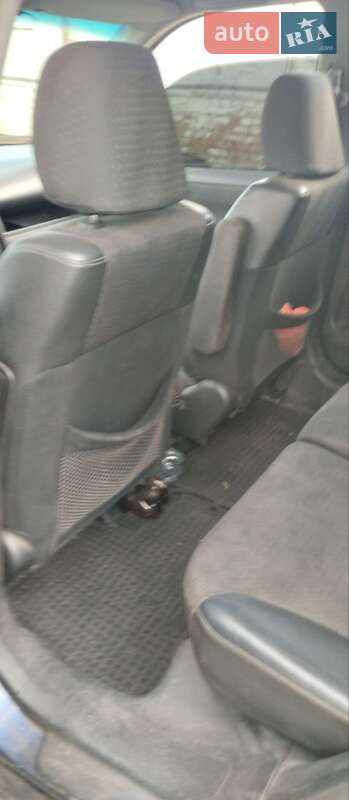 Позашляховик / Кросовер Honda CR-V 2004 в Миргороді