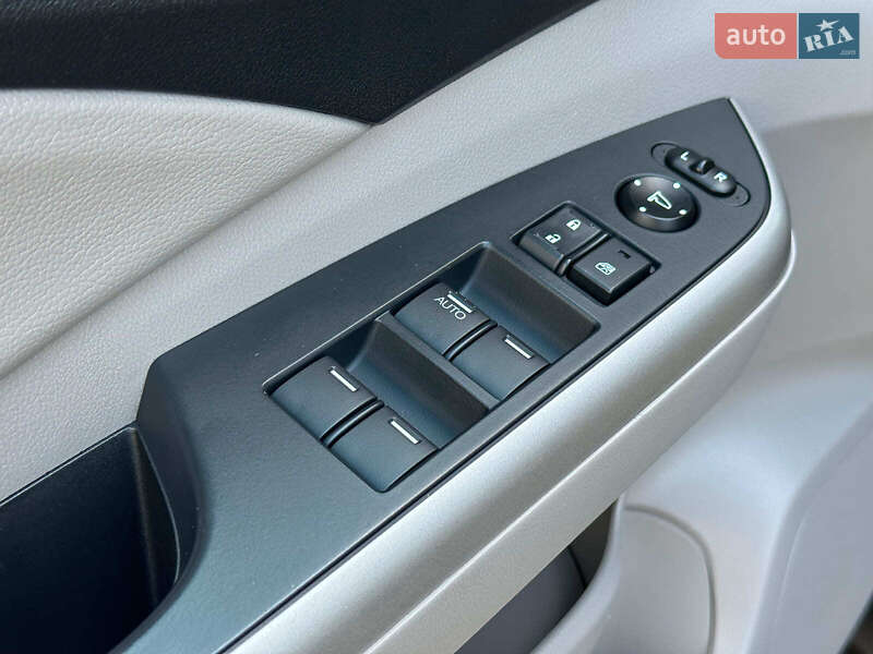 Внедорожник / Кроссовер Honda CR-V 2012 в Одессе