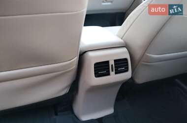 Внедорожник / Кроссовер Honda CR-V 2014 в 