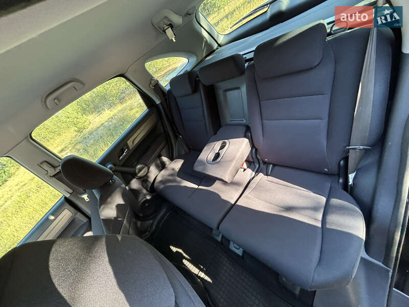Позашляховик / Кросовер Honda CR-V 2010 в Києві