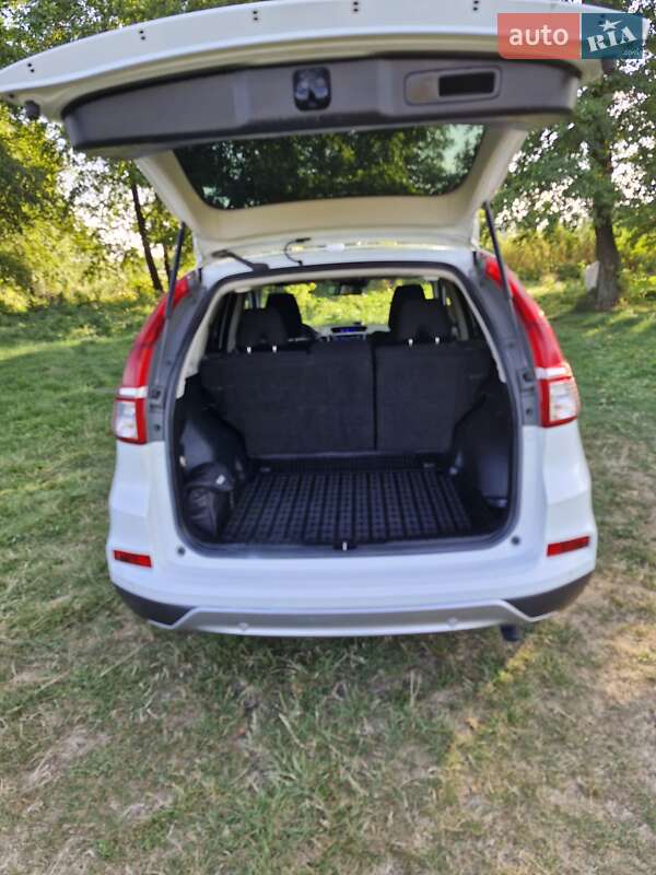 Внедорожник / Кроссовер Honda CR-V 2015 в Александровке