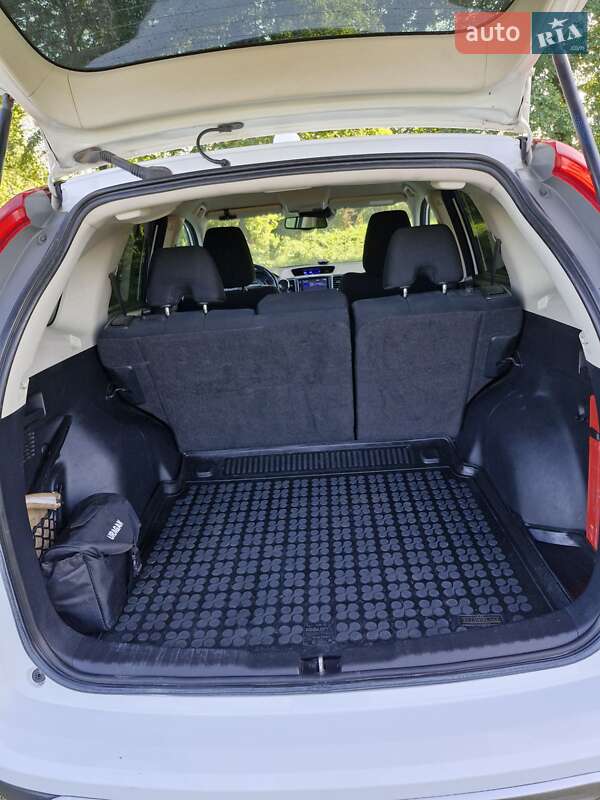 Внедорожник / Кроссовер Honda CR-V 2015 в Александровке