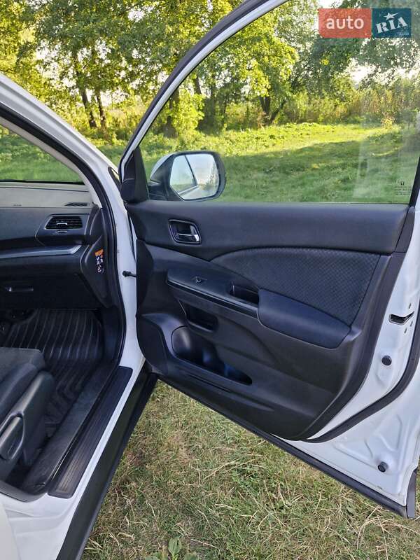 Внедорожник / Кроссовер Honda CR-V 2015 в Александровке