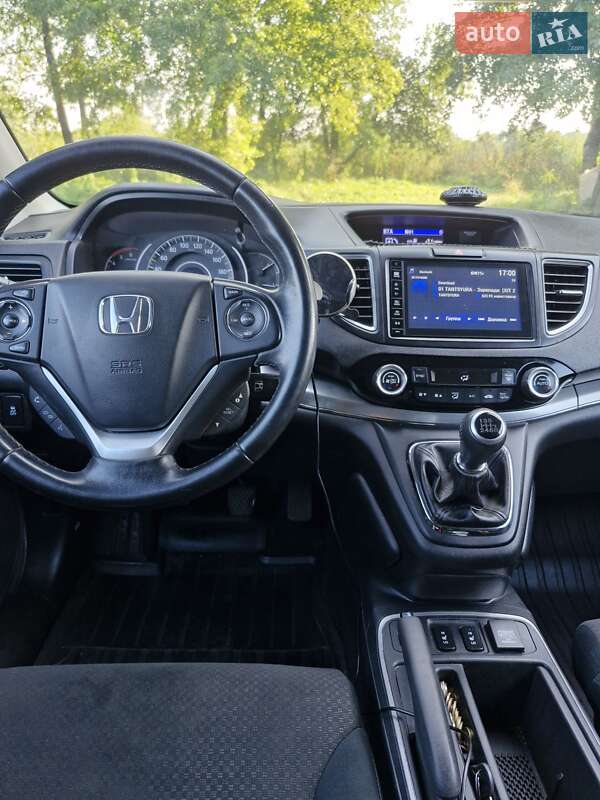 Внедорожник / Кроссовер Honda CR-V 2015 в Александровке