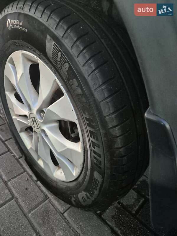 Позашляховик / Кросовер Honda CR-V 2014 в Києві