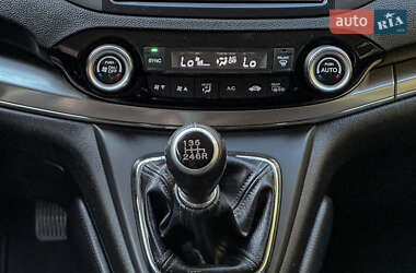 Внедорожник / Кроссовер Honda CR-V 2015 в 
