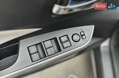 Внедорожник / Кроссовер Honda CR-V 2015 в 