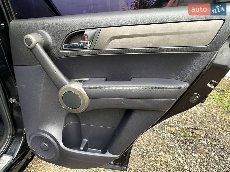 Внедорожник / Кроссовер Honda CR-V 2012 в Черновцах