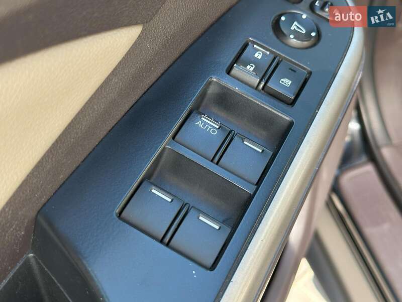Внедорожник / Кроссовер Honda CR-V 2013 в Одессе